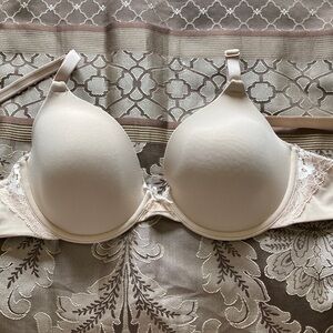 Lightly lined Maidenform tan bra - 34C